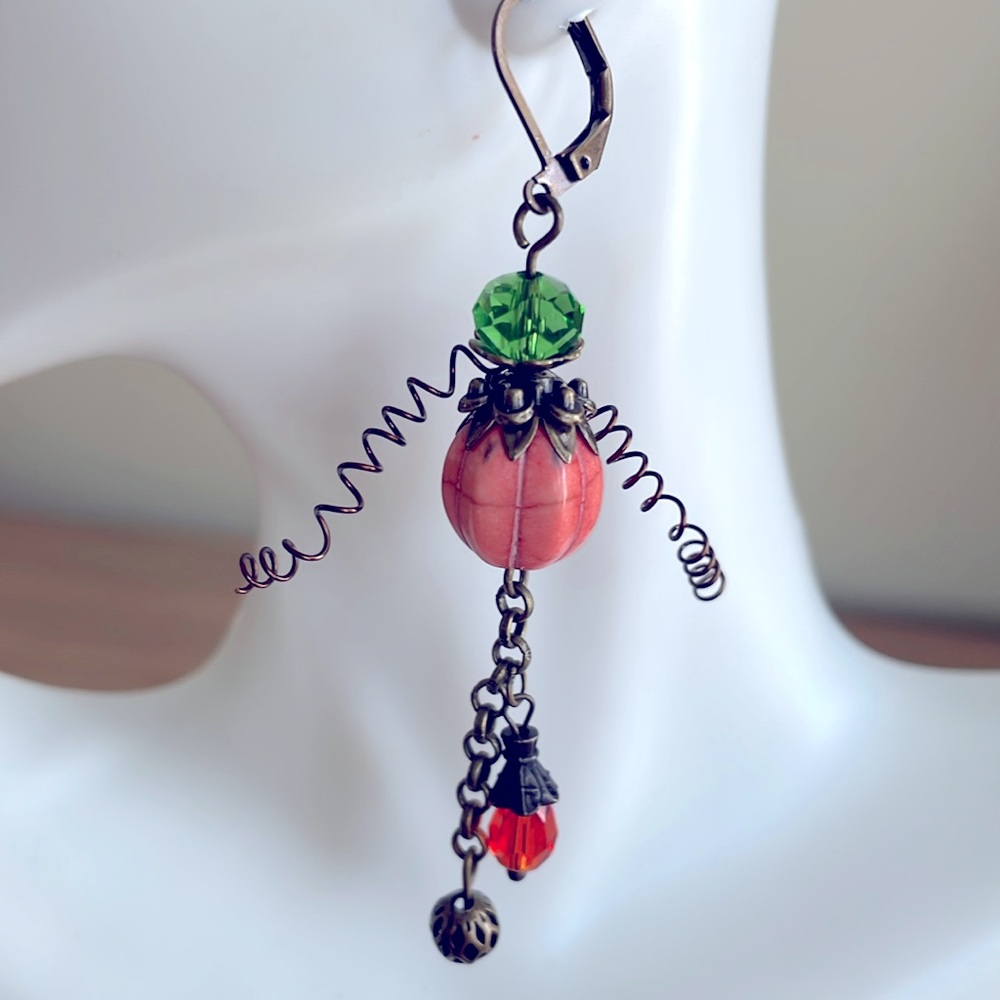 HAND CRAFTED AUTUMN EARRINGS Fall Halloween Thanksgiving Orange Pumpkins Vines - Picture 1 of 12